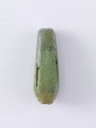 Perlenanhänger in geschlossener Blütenform, möglicherweise Spätzeit oder Saite-Periode, 664-525 v. Chr.